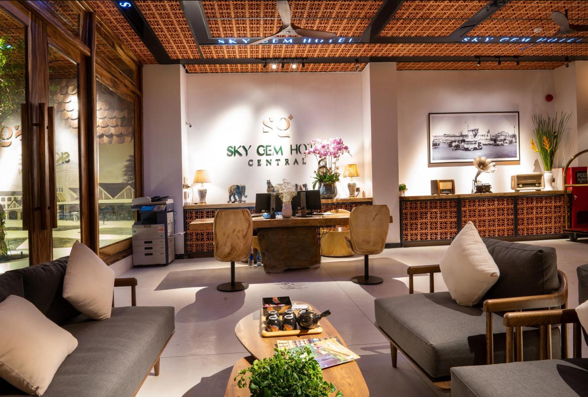 Sky Gem Central Hotel Хошимин Экстерьер фото